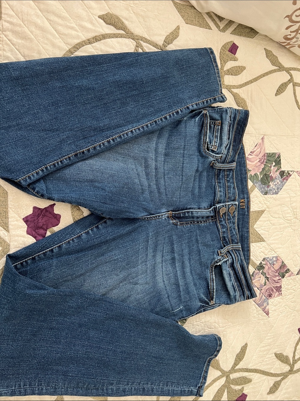 Kut from the Kloth Medium Blue Straight Leg Jeans